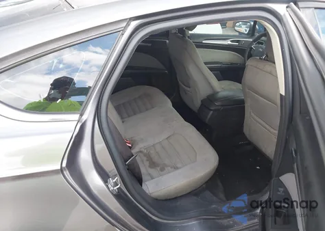 2013 Ford Fusion S z USA, uszkodzony, nr VIN 3FA6P0G74DR128570